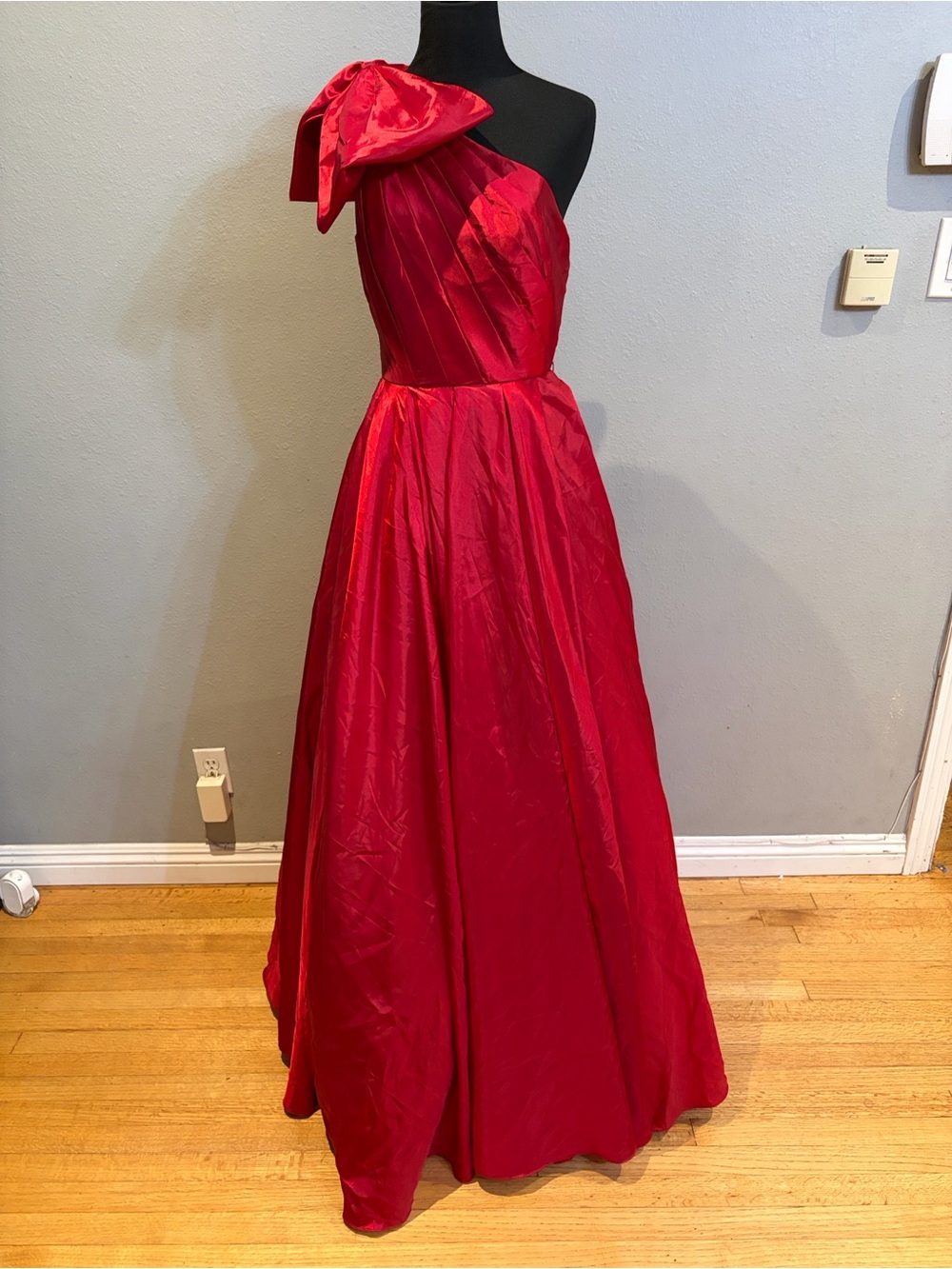 Mac Duggal One Shoulder Ball Gown in Red size 2 NWT